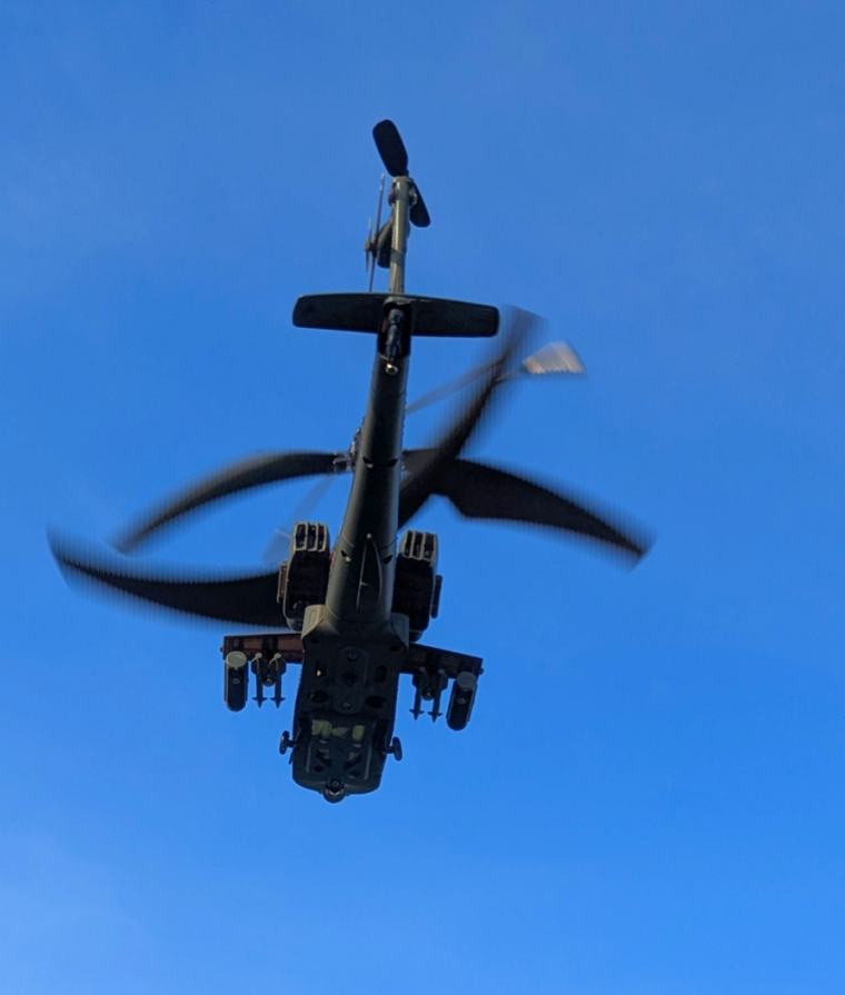 RC Hubschrauber AH-64 APACHE ferngesteuerter US Army Helikopter Gyro Licht LED