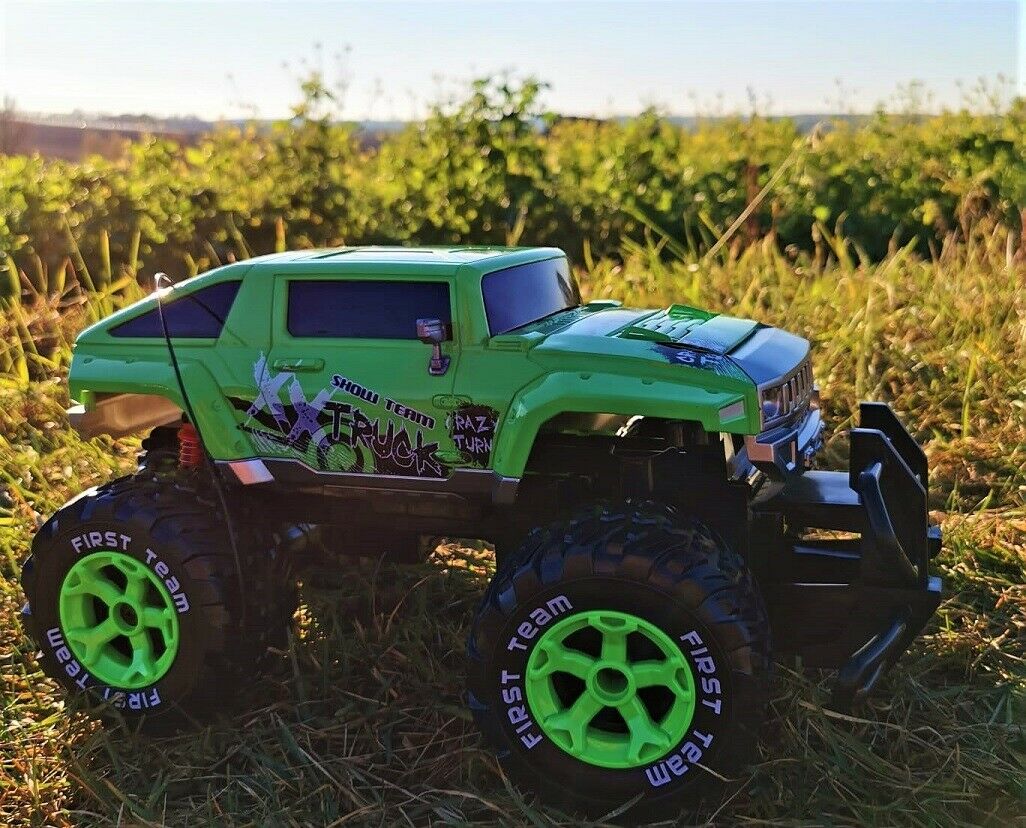 RC Monster Truck X-WOLF 2022 ferngesteuertes Auto Geländewagen Pick Up Licht