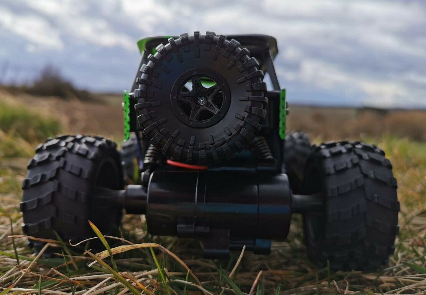 RC Monster Truck BANDIT ferngesteuertes Auto Buggy Geländewagen 2,4 Ghz. RTR